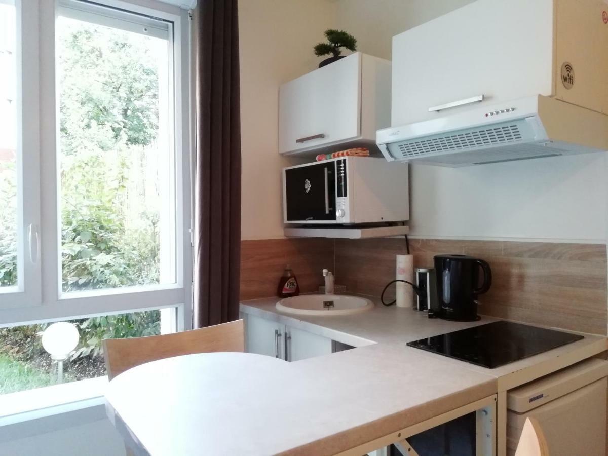 Chic Studio Near Paris Apartment Сен Дени Екстериор снимка
