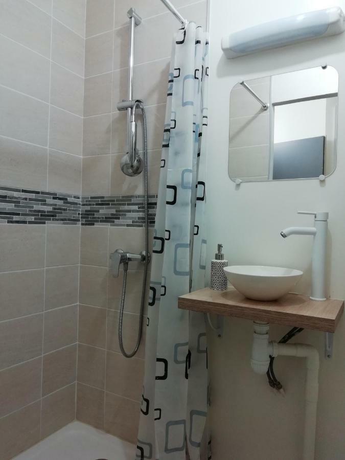 Chic Studio Near Paris Apartment Сен Дени Екстериор снимка