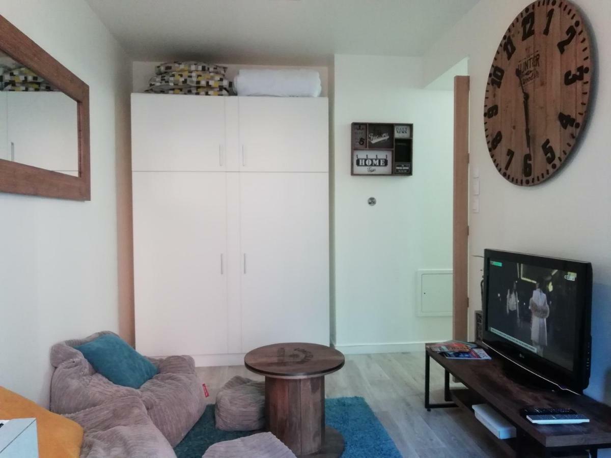 Chic Studio Near Paris Apartment Сен Дени Екстериор снимка