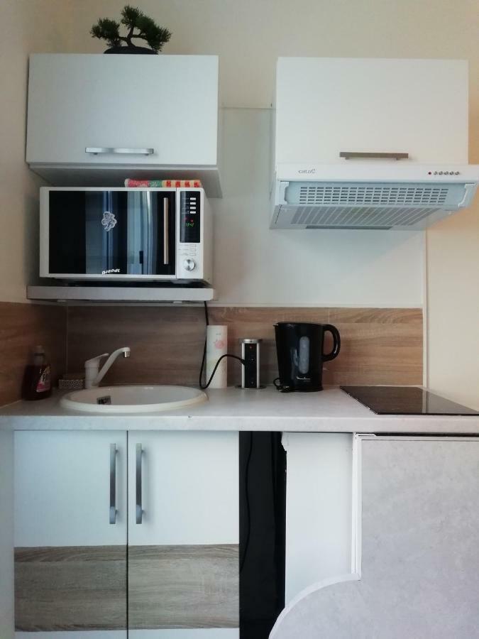 Chic Studio Near Paris Apartment Сен Дени Екстериор снимка